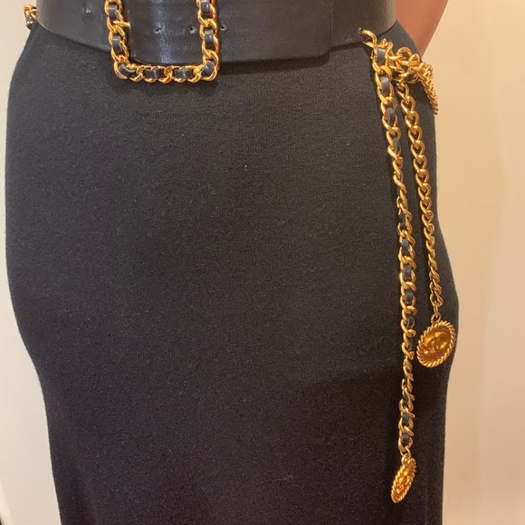 CHANEL RUNWAY LEATHER TRIPLE CHAIN BELT - Picture 3 of 4